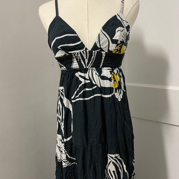 Maaji Dresses & Skirts - Maaji Maxi dress Floral M